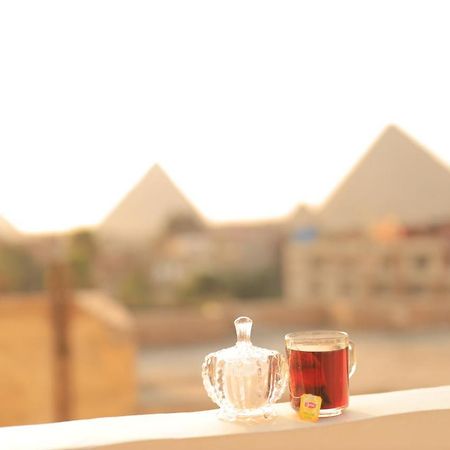 ホテル Magic Golden Pyramids View Kafret el-Gabal エクステリア 写真