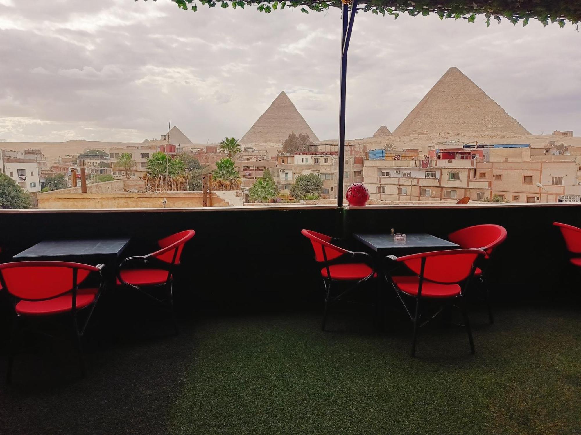 ホテル Magic Golden Pyramids View Kafret el-Gabal エクステリア 写真
