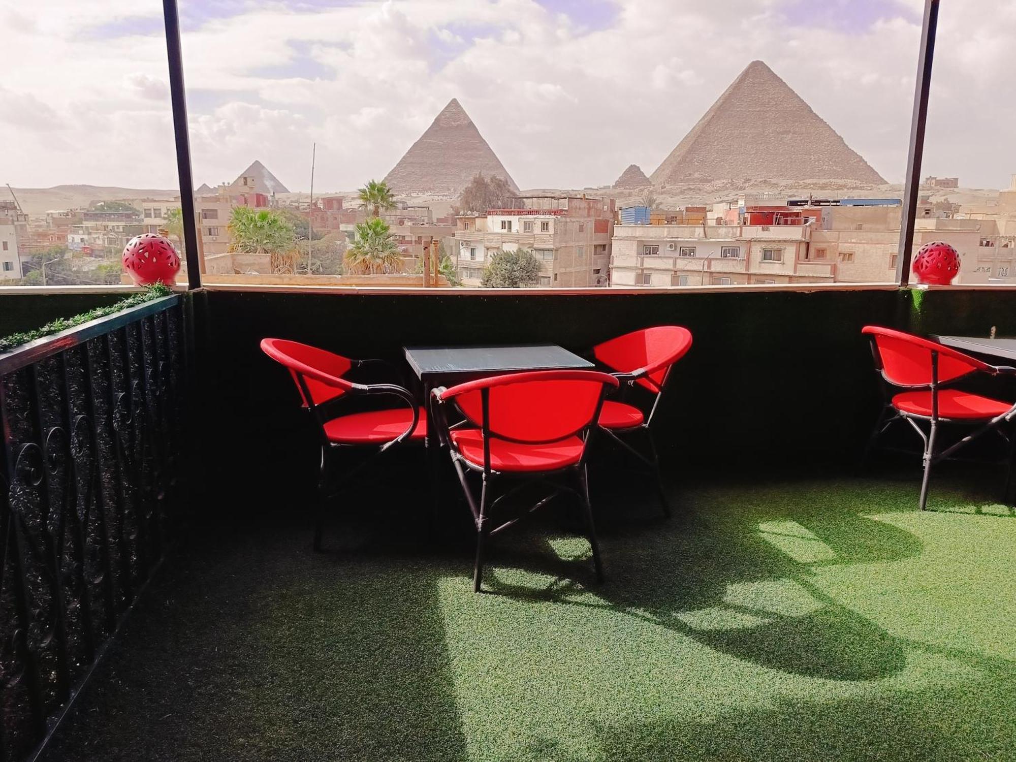 ホテル Magic Golden Pyramids View Kafret el-Gabal エクステリア 写真