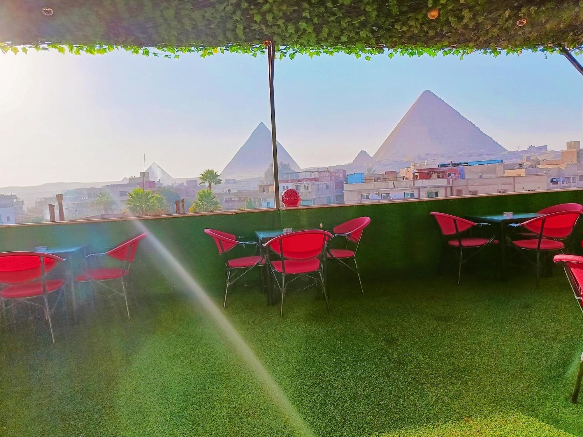 ホテル Magic Golden Pyramids View Kafret el-Gabal エクステリア 写真