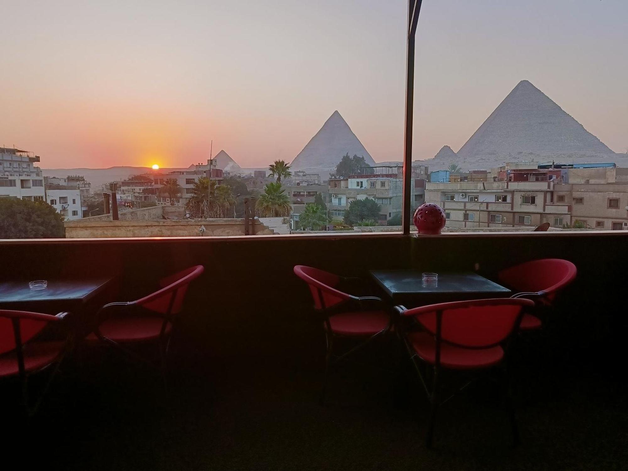 ホテル Magic Golden Pyramids View Kafret el-Gabal エクステリア 写真
