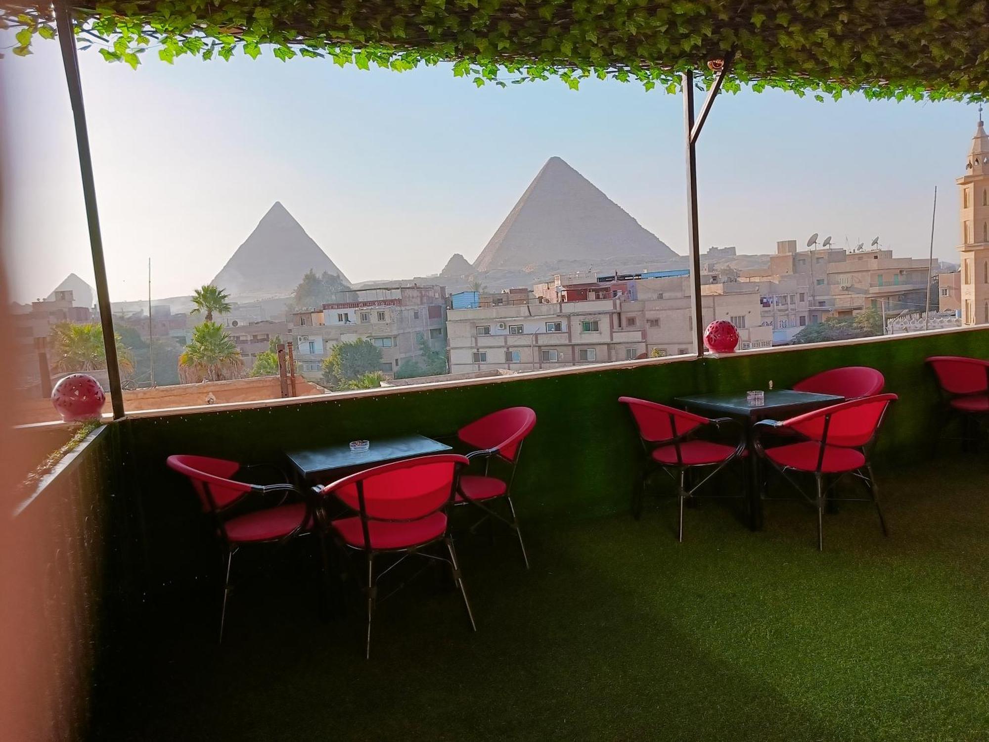 ホテル Magic Golden Pyramids View Kafret el-Gabal エクステリア 写真