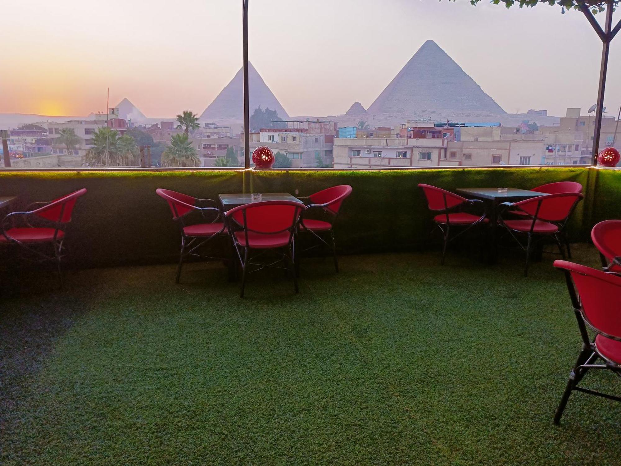 ホテル Magic Golden Pyramids View Kafret el-Gabal エクステリア 写真