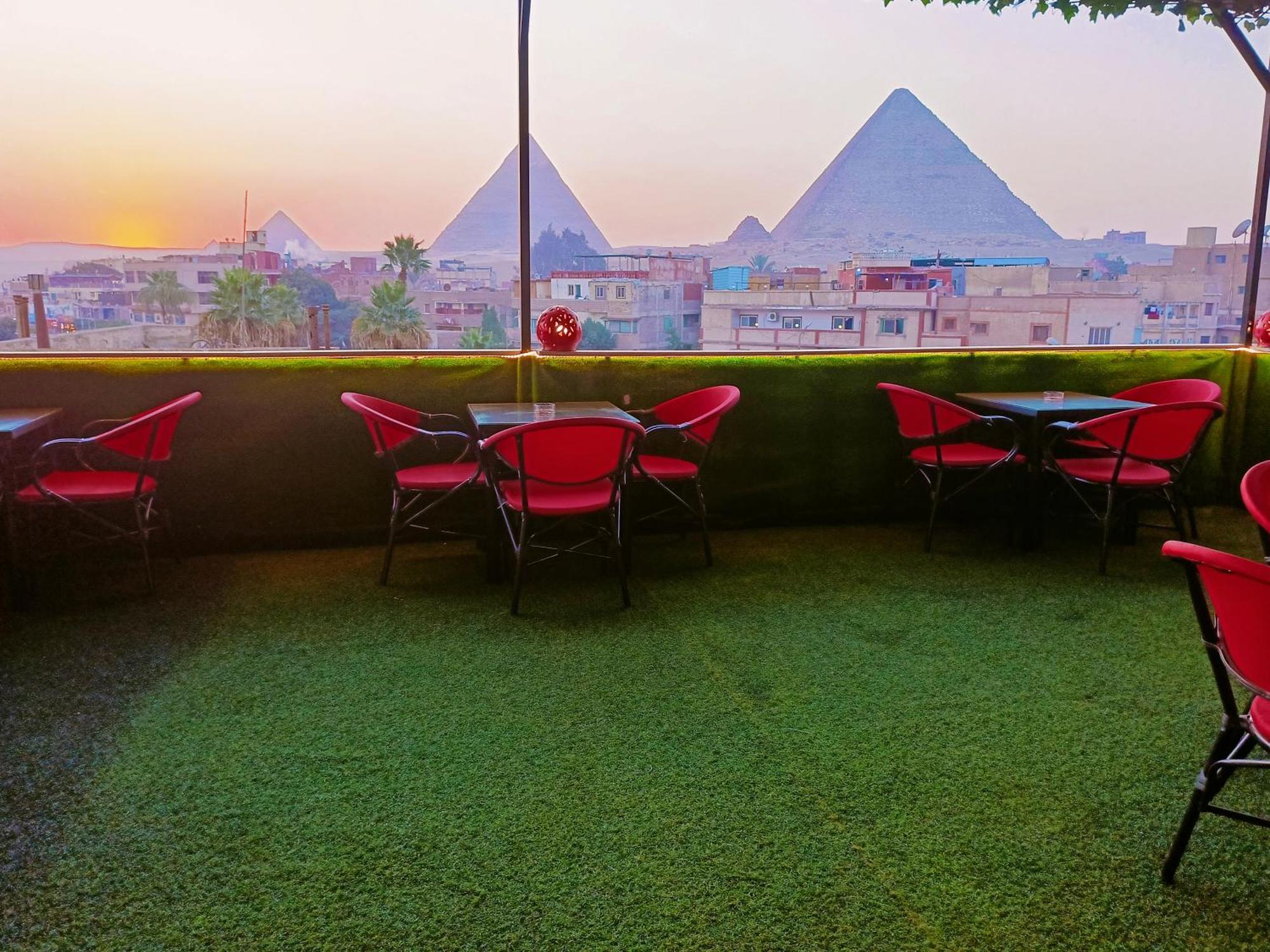 ホテル Magic Golden Pyramids View Kafret el-Gabal エクステリア 写真