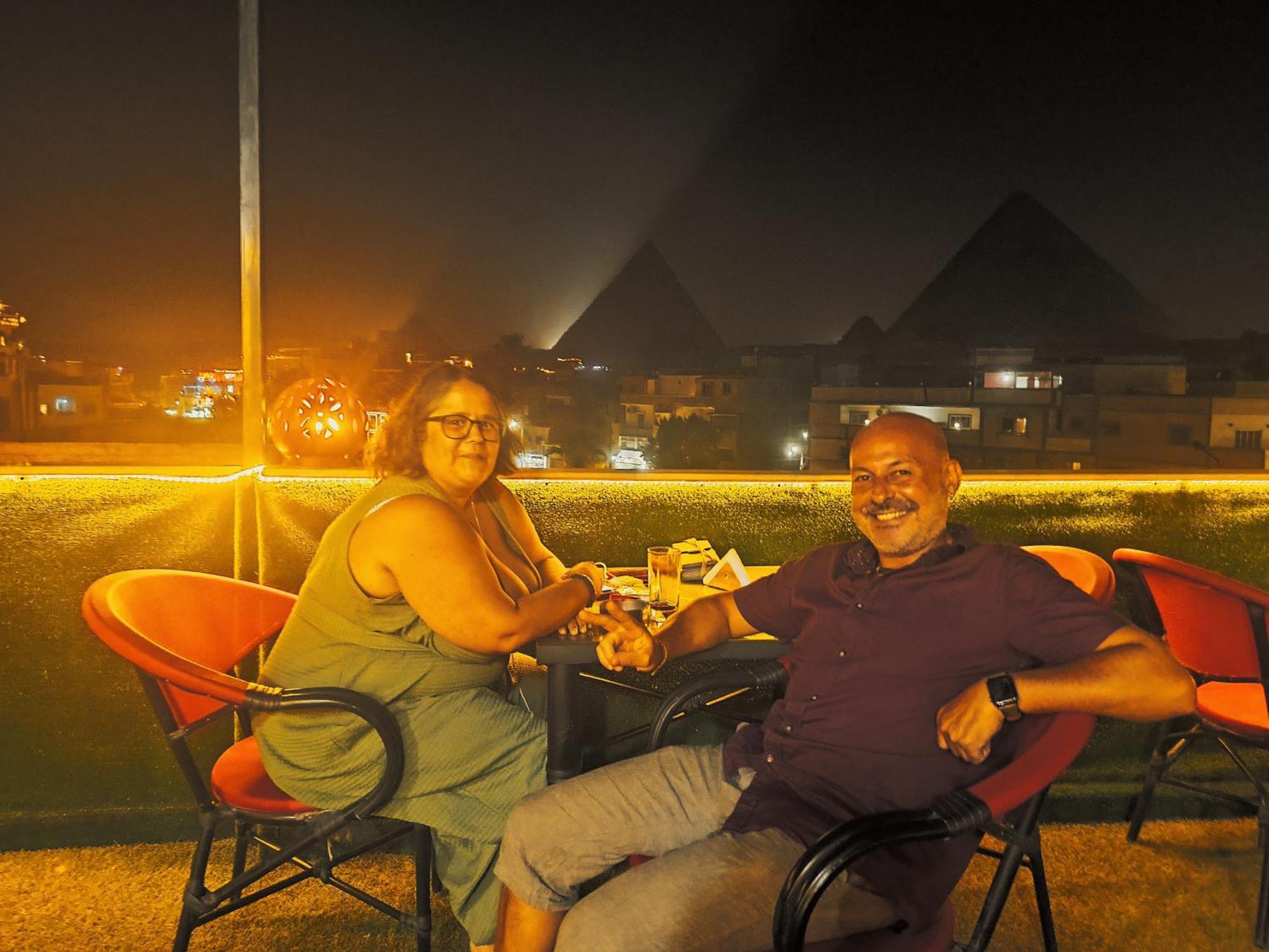 ホテル Magic Golden Pyramids View Kafret el-Gabal エクステリア 写真