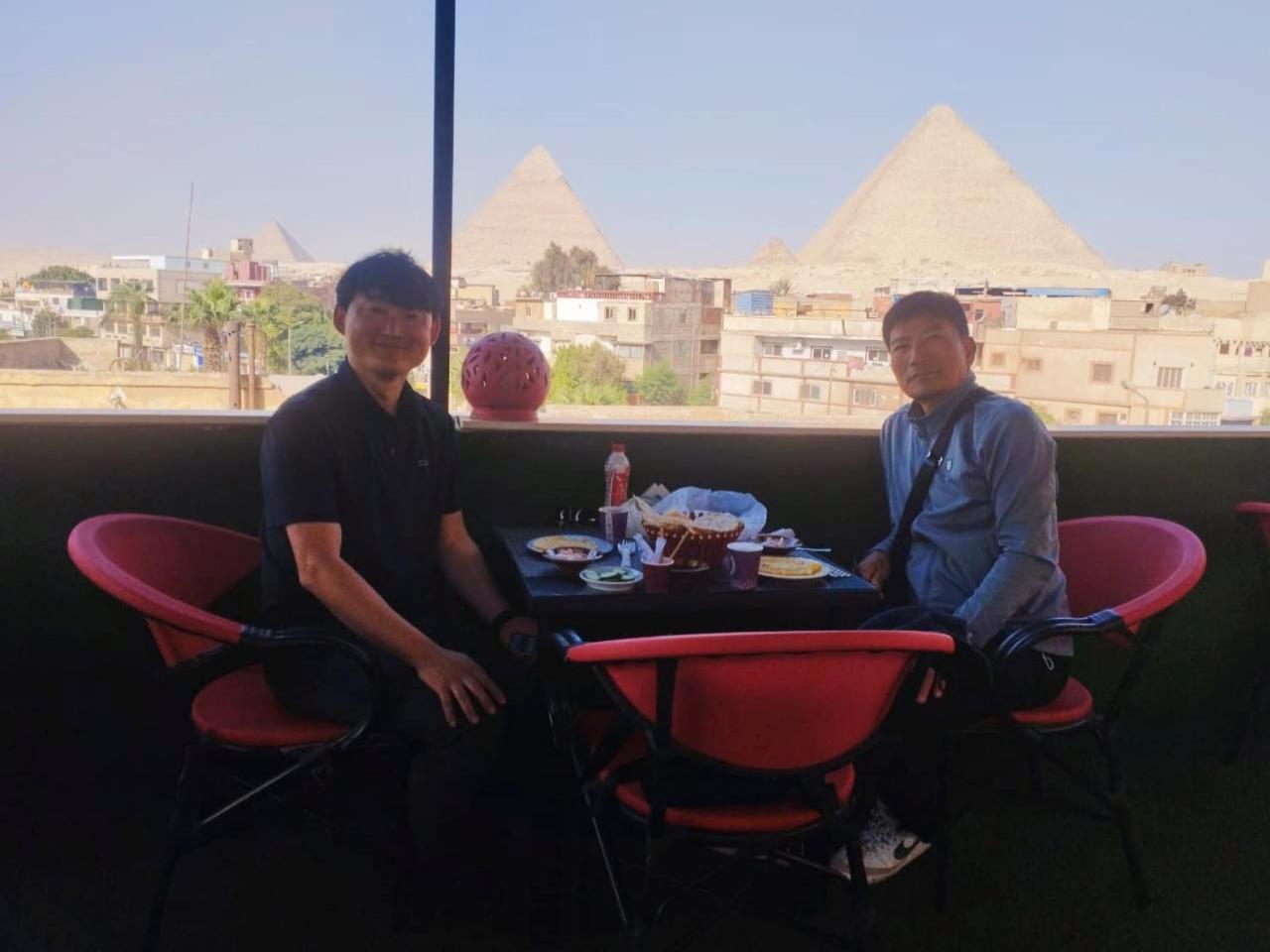 ホテル Magic Golden Pyramids View Kafret el-Gabal エクステリア 写真